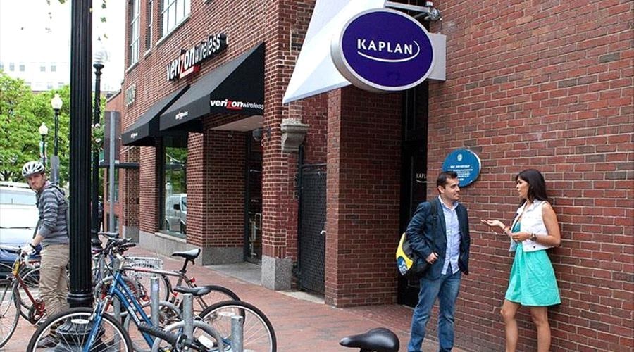 Kaplan International Boston Fenway Dil Okulu