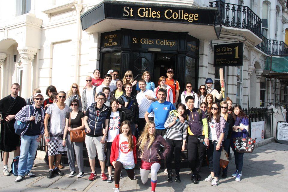 St Giles London Yaz Okulu